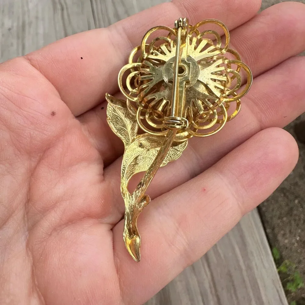 Vintage Jewelry Gold Tone Scrolly Flower Brooch Pin Floral brooch